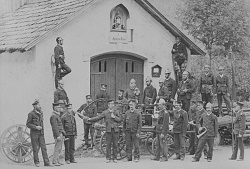 Mannschaftsfoto Spritzenhaus alt