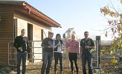 ...Foto mit Damen und Pferd (Jac)